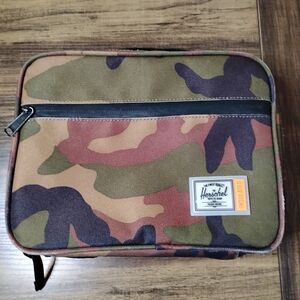 Herschel Pop Quiz Lunch Box Camouflage Insulated Lunchkit 11" L x 9" T Camping